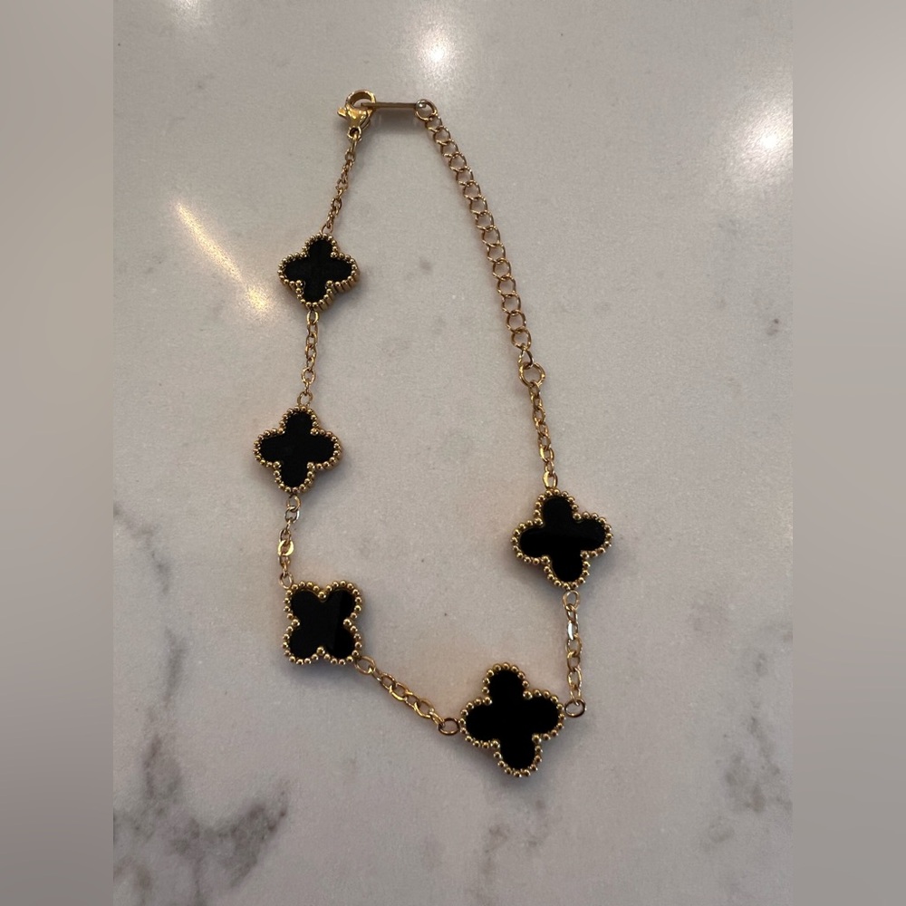 🔥NWOT Clover Onyx Bracelet - Picture 2 of 5